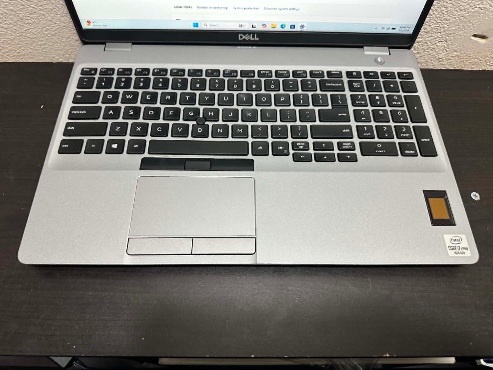 Dell Precision 3551 Laptop 6-Core i7 10th Gen. 16GB 256GB SSD Win11 Office2021