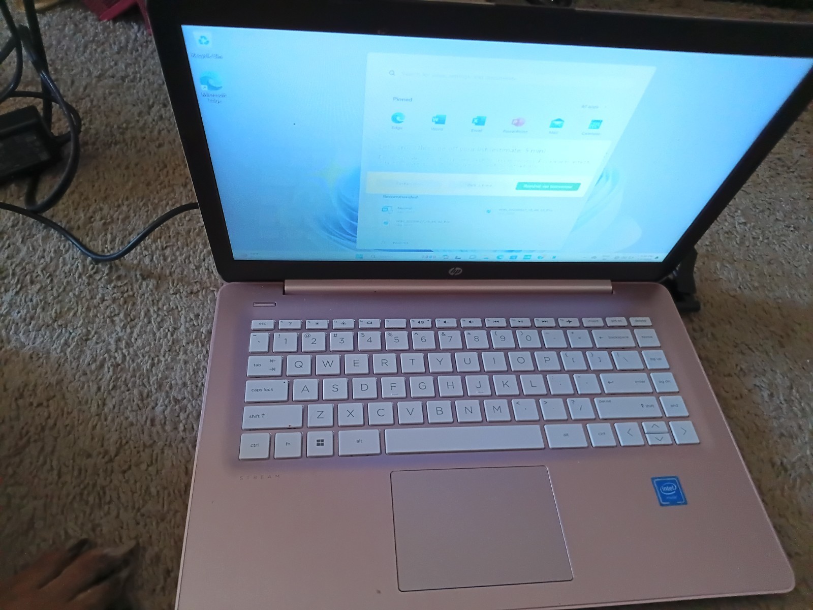 HP Stream 14-cb172wm 14″ (64 GB, Intel Celeron N4000, 1.10 GHz, 4 GB) Laptop…