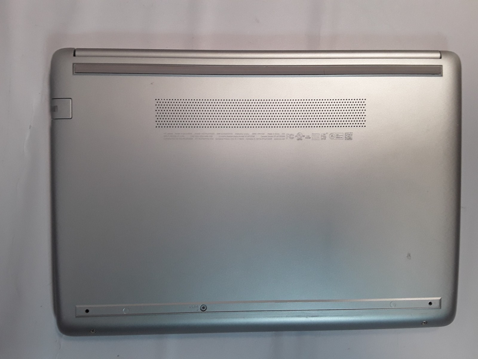 HP 14-dk0002dx 14″ laptop | AMD A9-9425 | 4GB RAM | 256GB SSD | Windows 10