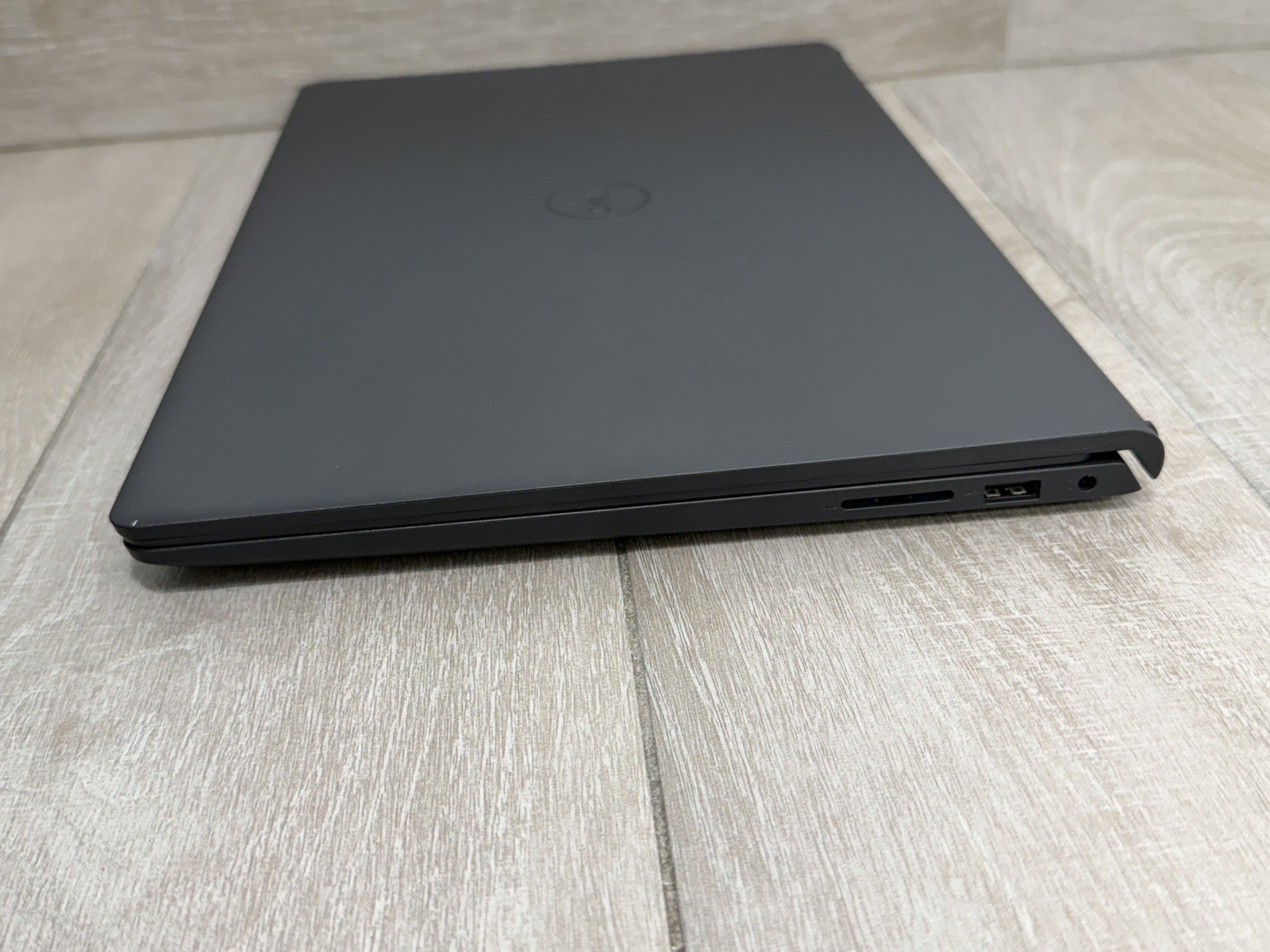 “NO POWER” Inspiron 15 3530 15.6″ Touch Laptop Core i5-1334U No Ram No SSD