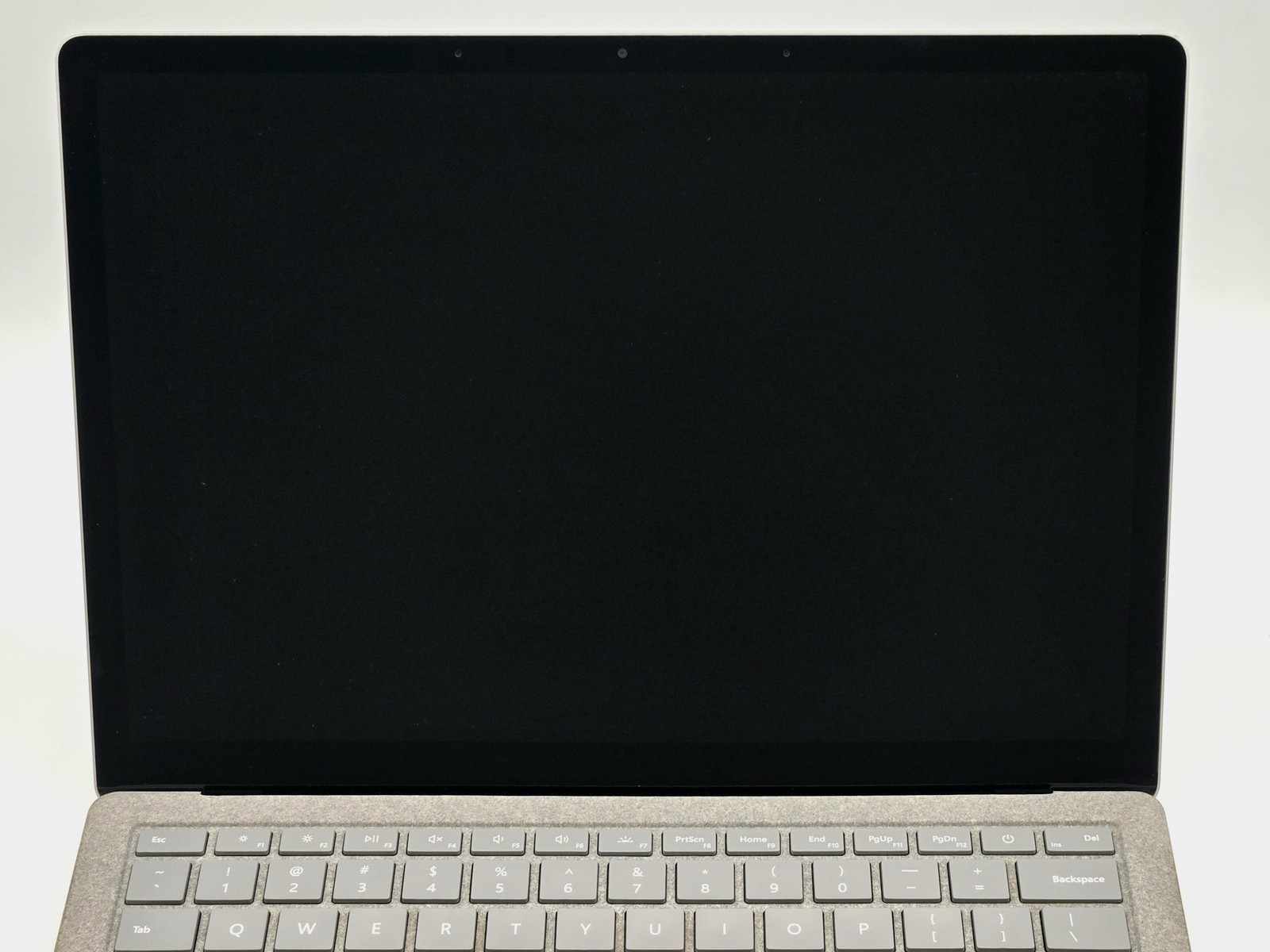 Microsoft Surface Laptop 13″ 2256 x 1504 I7-8650U 512GB SSD 16GB W11P *READ*