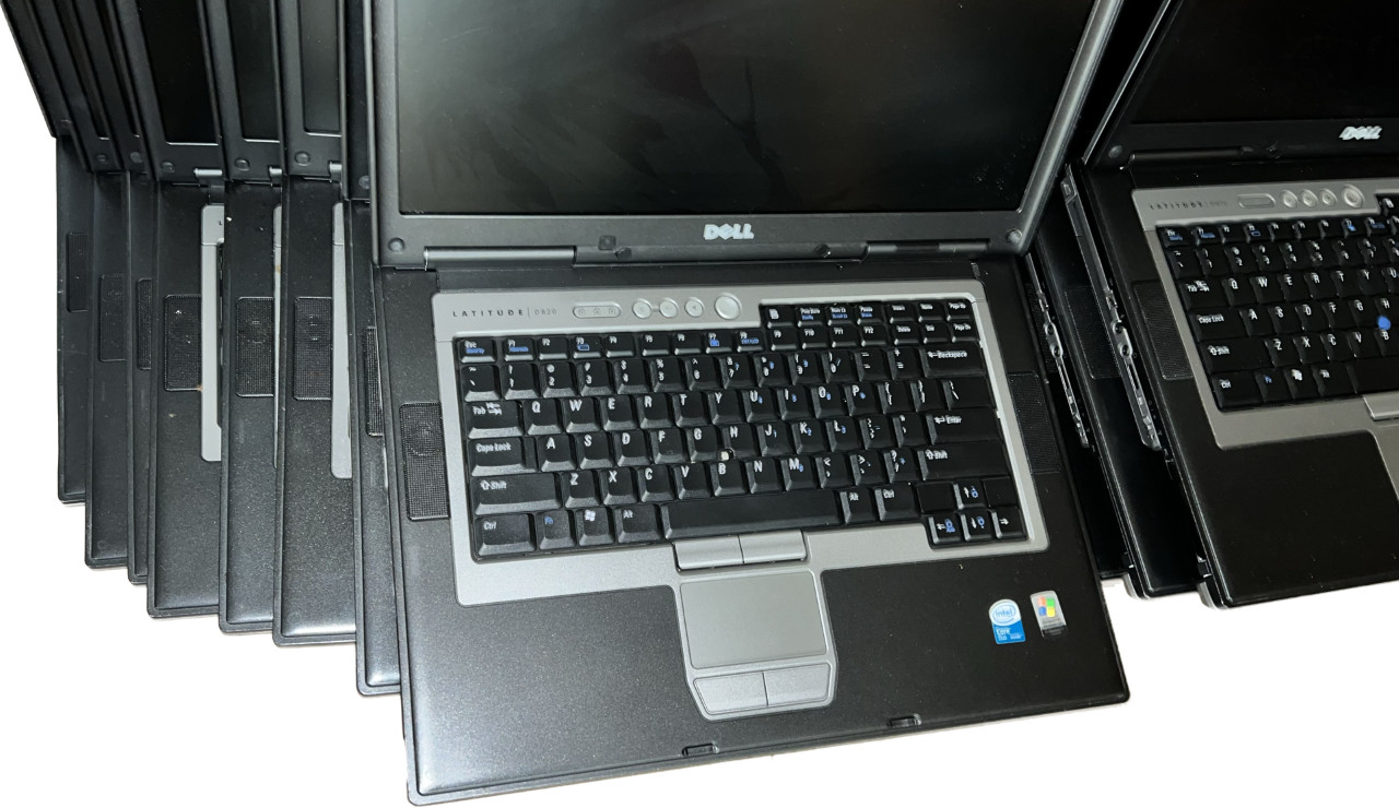 PARTS, ’11’ Dell Latitude D830 15.1″ 1.8GHz 1GB CD REPAIR-REQ. [D520 D820 D810]