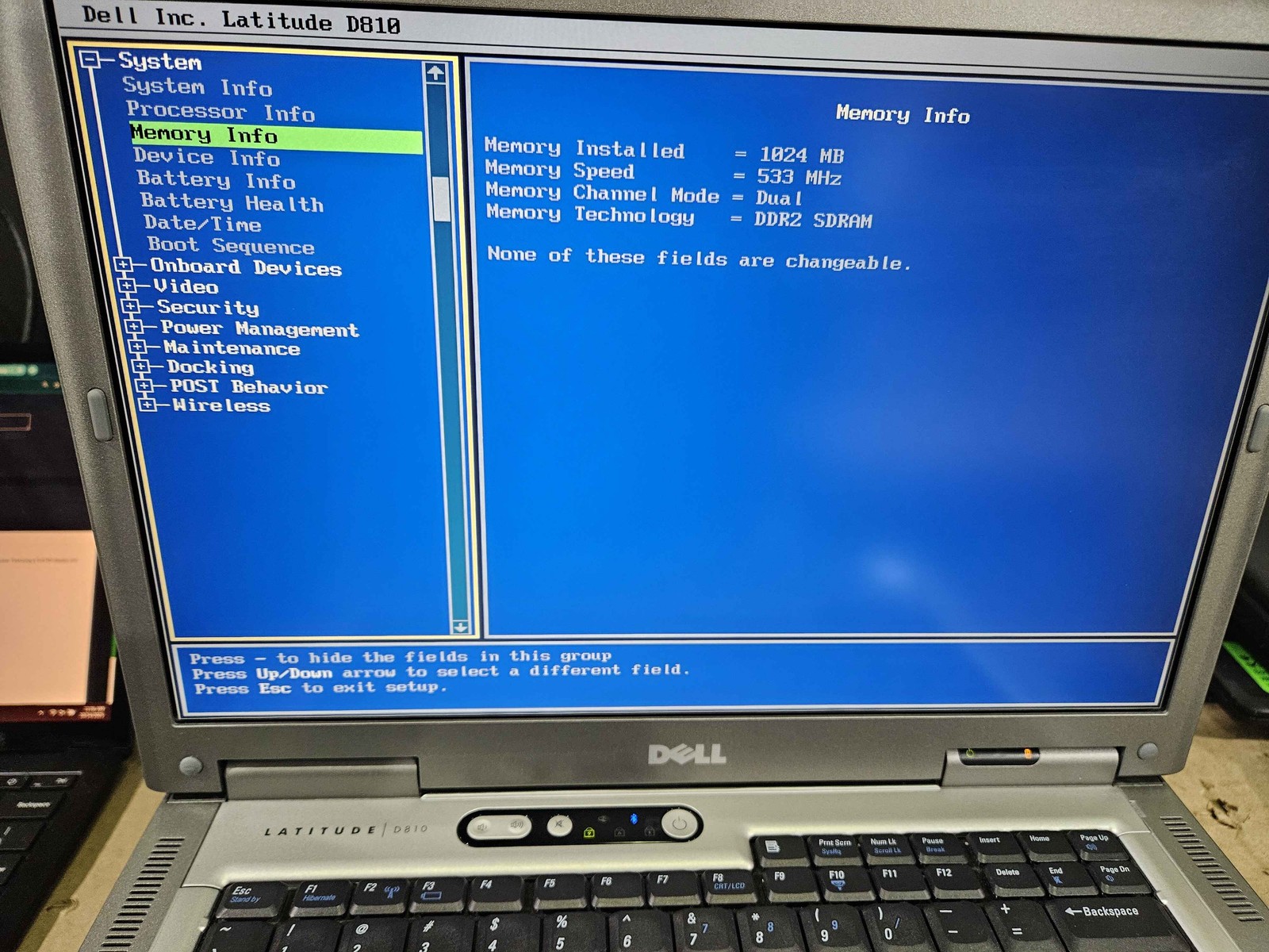Dell Latitude D810 Intel Pentium M 1.86GHz 1024MB RAM No HDD/OS No BATT