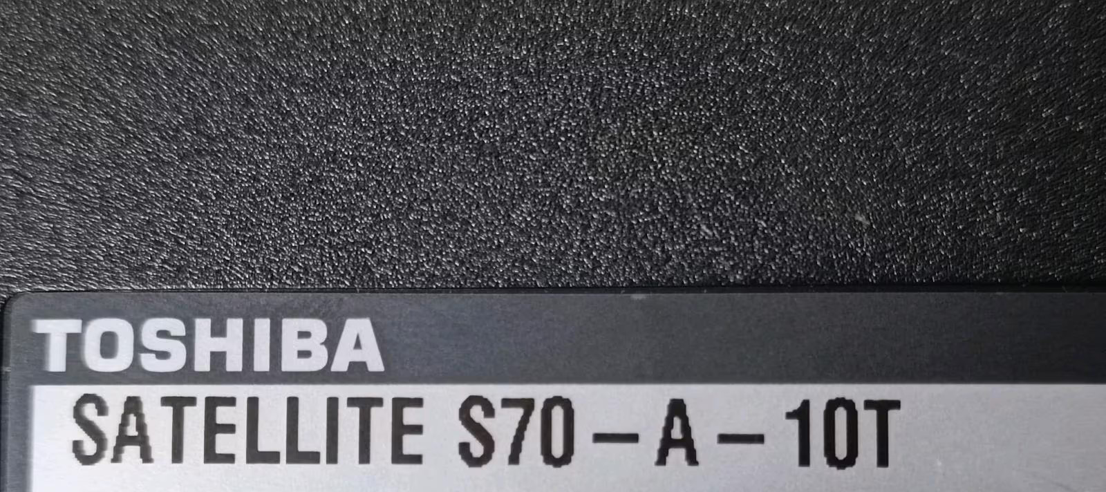 Toshiba Satellite S70 Notebook Laptop PC 2.5 GHz i3 Windows