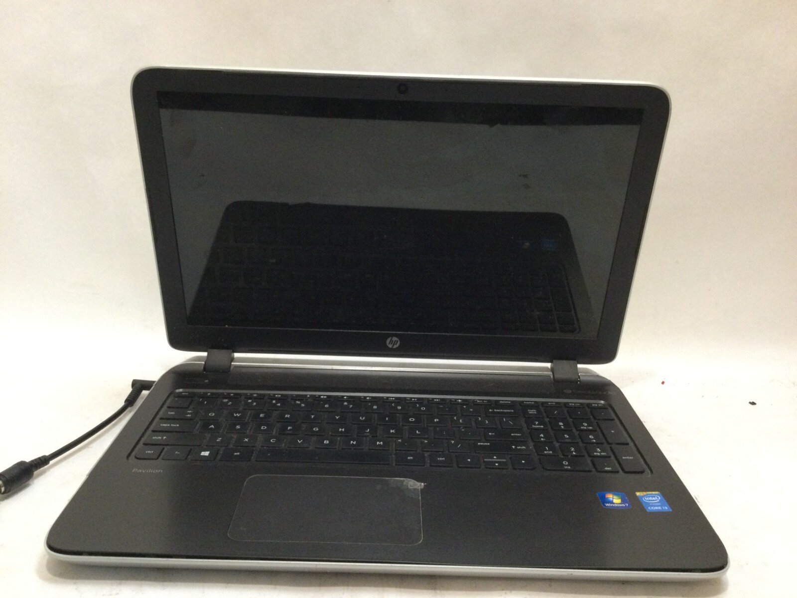 HP Pavilion 15t-p000 15.6″ / Intel Core i3 / (DOES NOT POWER ON!) MR
