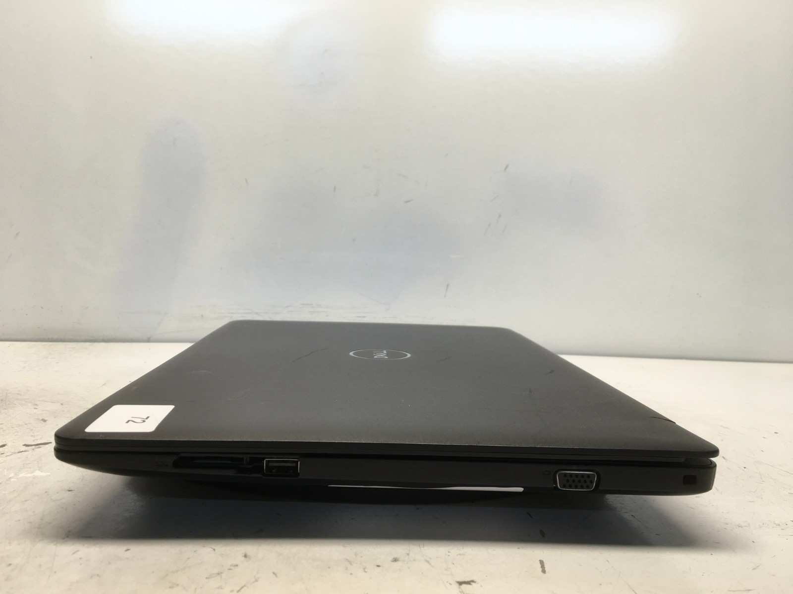 Dell Latitude 3590 Intel i3-7020U 2.3GHz 8 GB NO HDD No Batt