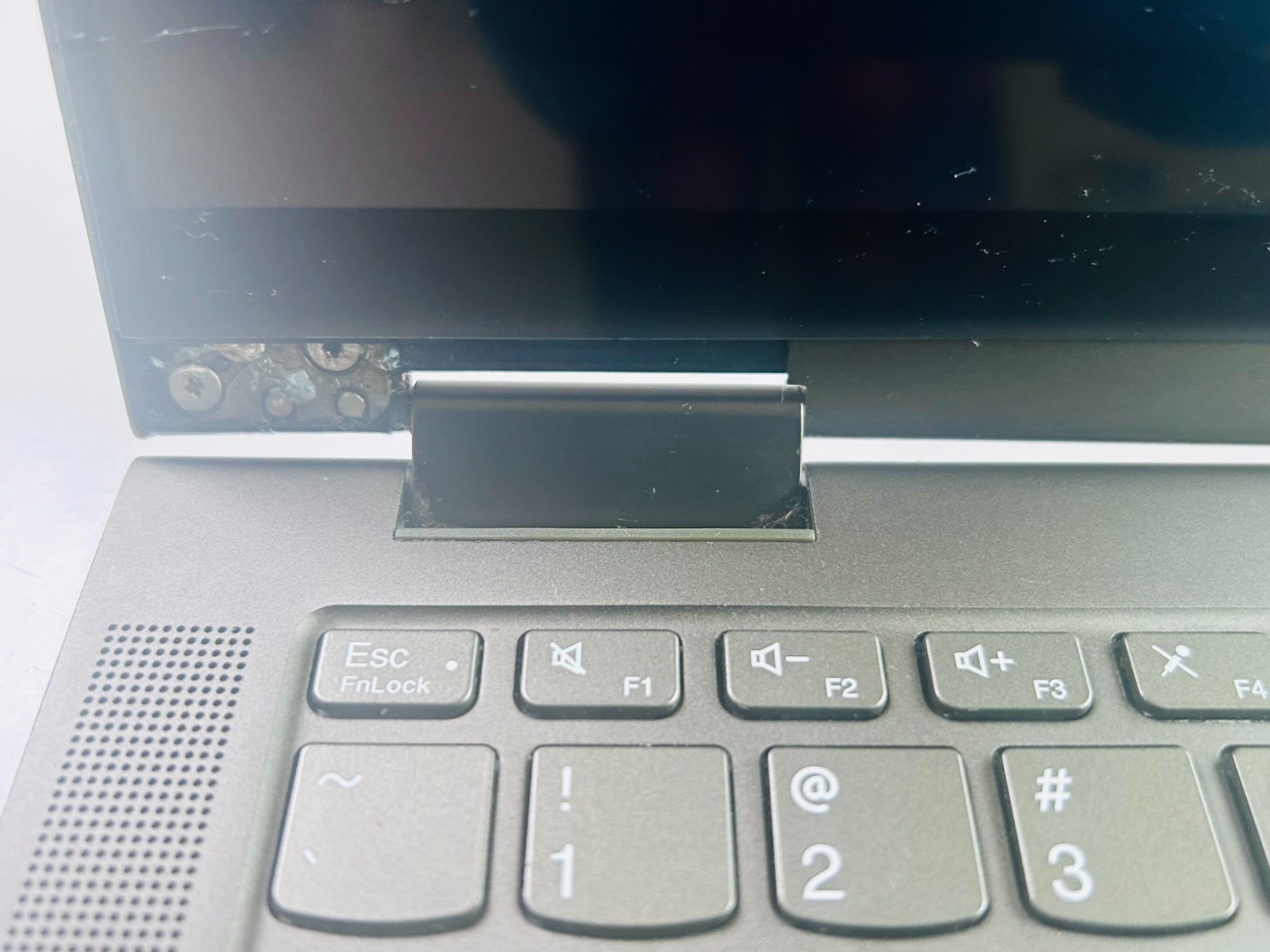 The Lenovo Yoga 7 14ITL5 (14-inch)11th Gen Intel Core i5-1135G7 processor, 12GB