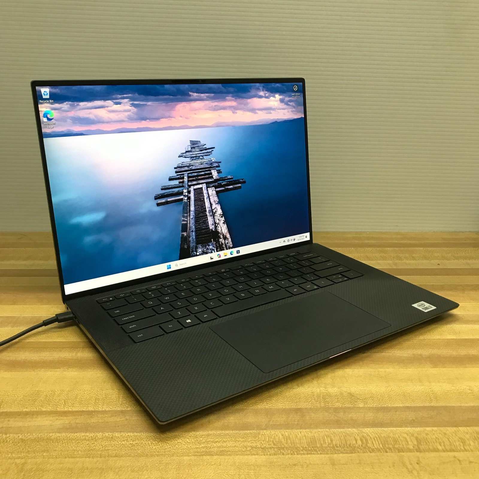 Dell Precision 5550 15.6″ FHD i7-10850H 2.7GHz 32GB RAM 512GB SSD Window 11 Pro