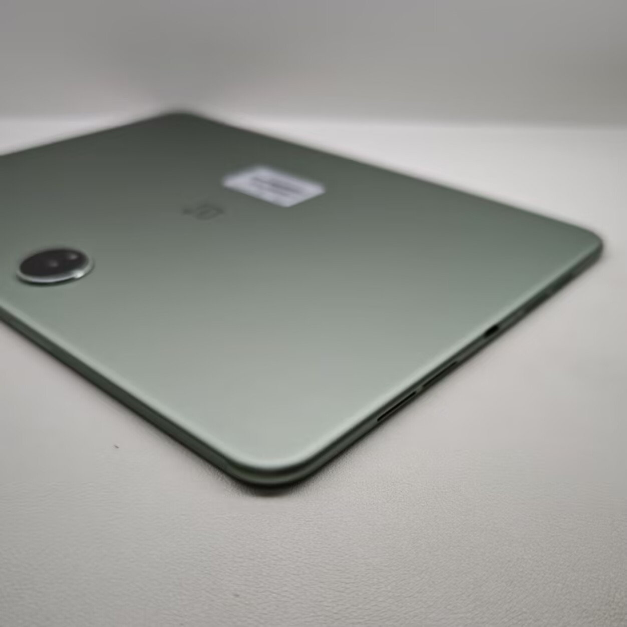 OnePlus Pad Pro 12.1″ 13MP napdragon 8 Gen 3 9510mAh Wi-Fi Android 14