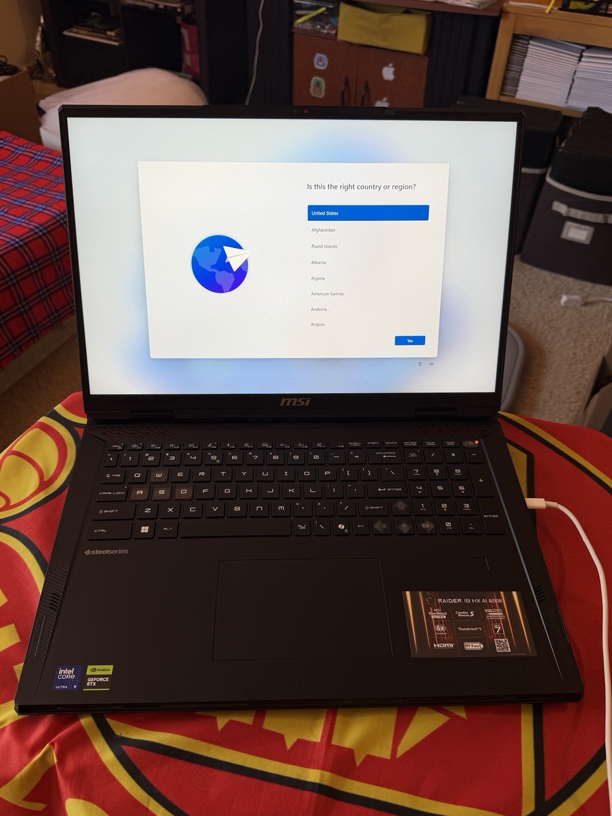 MSI Raider 18” HX AI A2XW Gaming Laptop Ultra 9 64GB RAM 2TB SSD *Minor Dent*