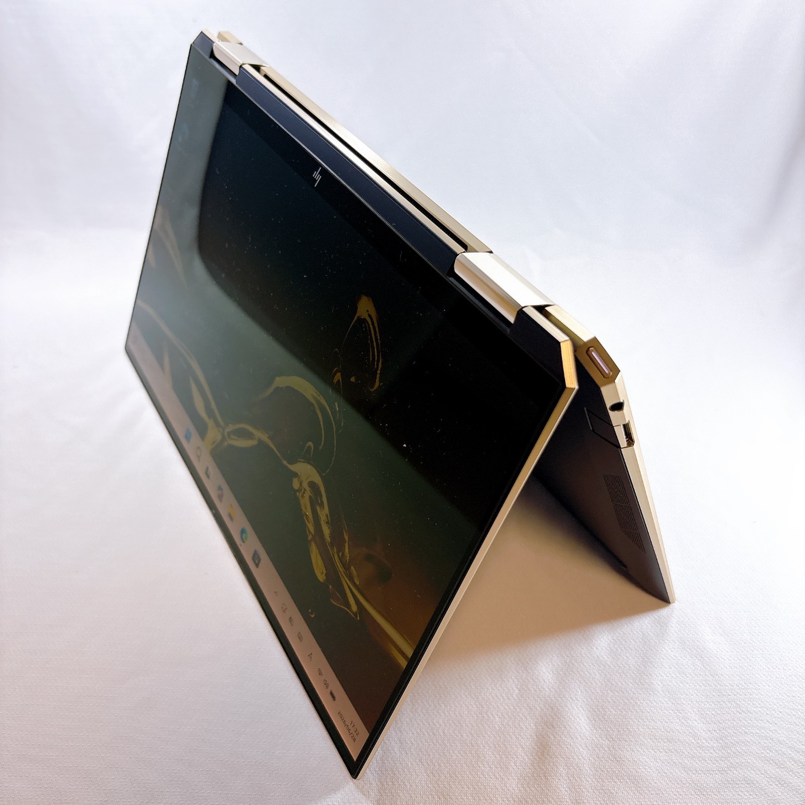 HP Spectre x360 13-aw0xx Core i7 16GB RAM 512GB SSD 13.3″ Touch 2in1 Laptop 1039