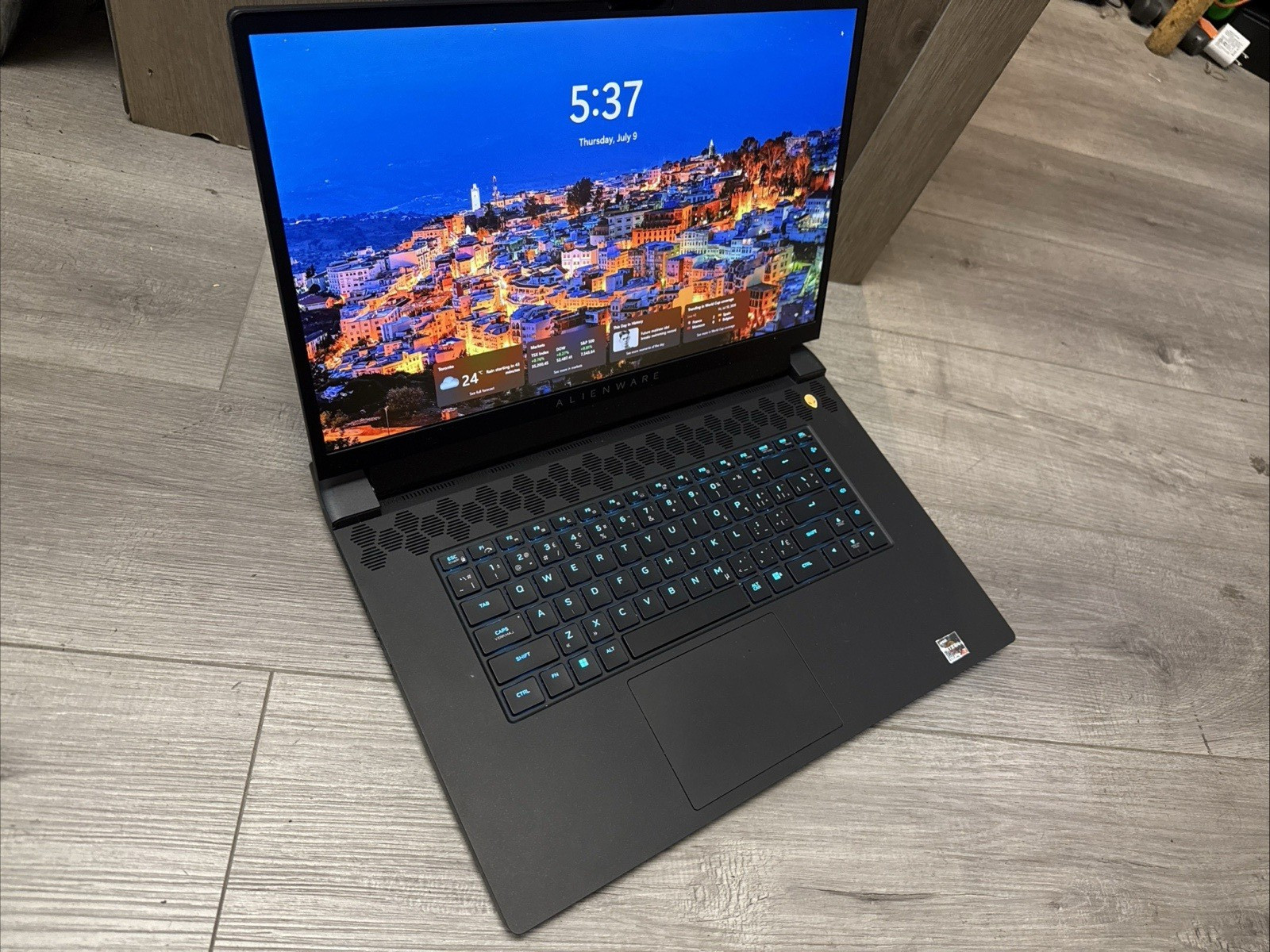 Dell Alienware m17 Ryzen Edition R5 Laptop (2022), 17.3″ 1920×1080 FHD, Ryzen