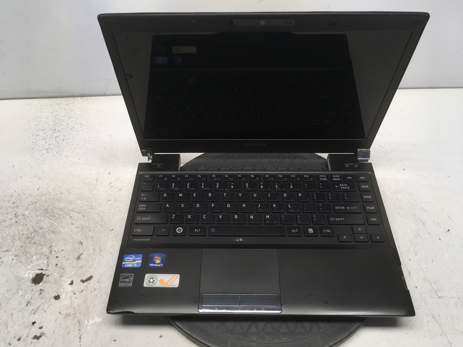 Toshiba Portege R835-P81 Intel i5-2435M 2.4GHz 6 GB NO HDD No Batt READ