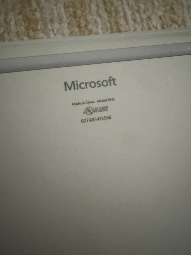 Windows Surface Laptop Go 1943