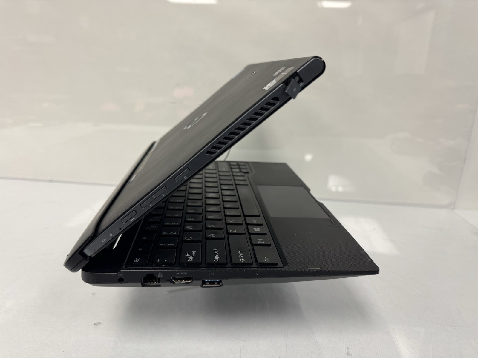 Fujitsu Stylistic Q704 12.5″ Core i5-4200U 4GB Ram 240 SSD w/ Keyboard Dock #1