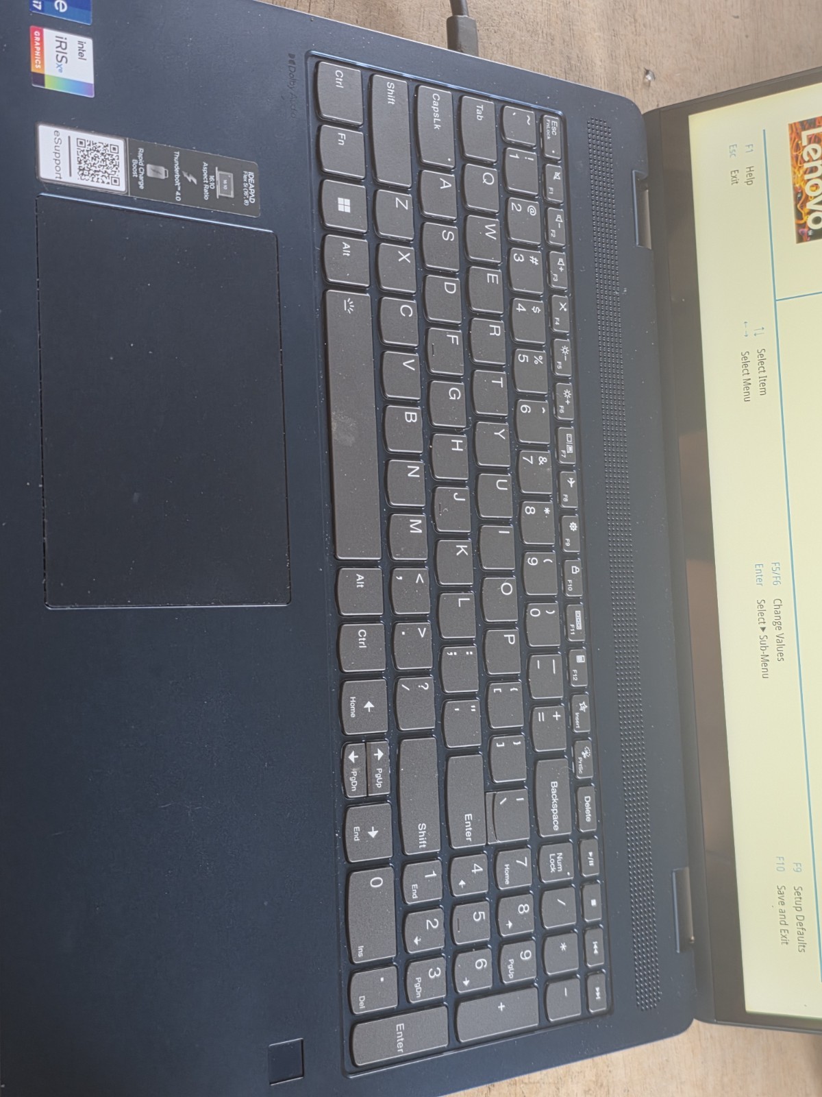 Lenovo IdeaPad Flex 5 16IRU8 16″ (512GB SSD, Intel Core i7 13th Gen., Nice