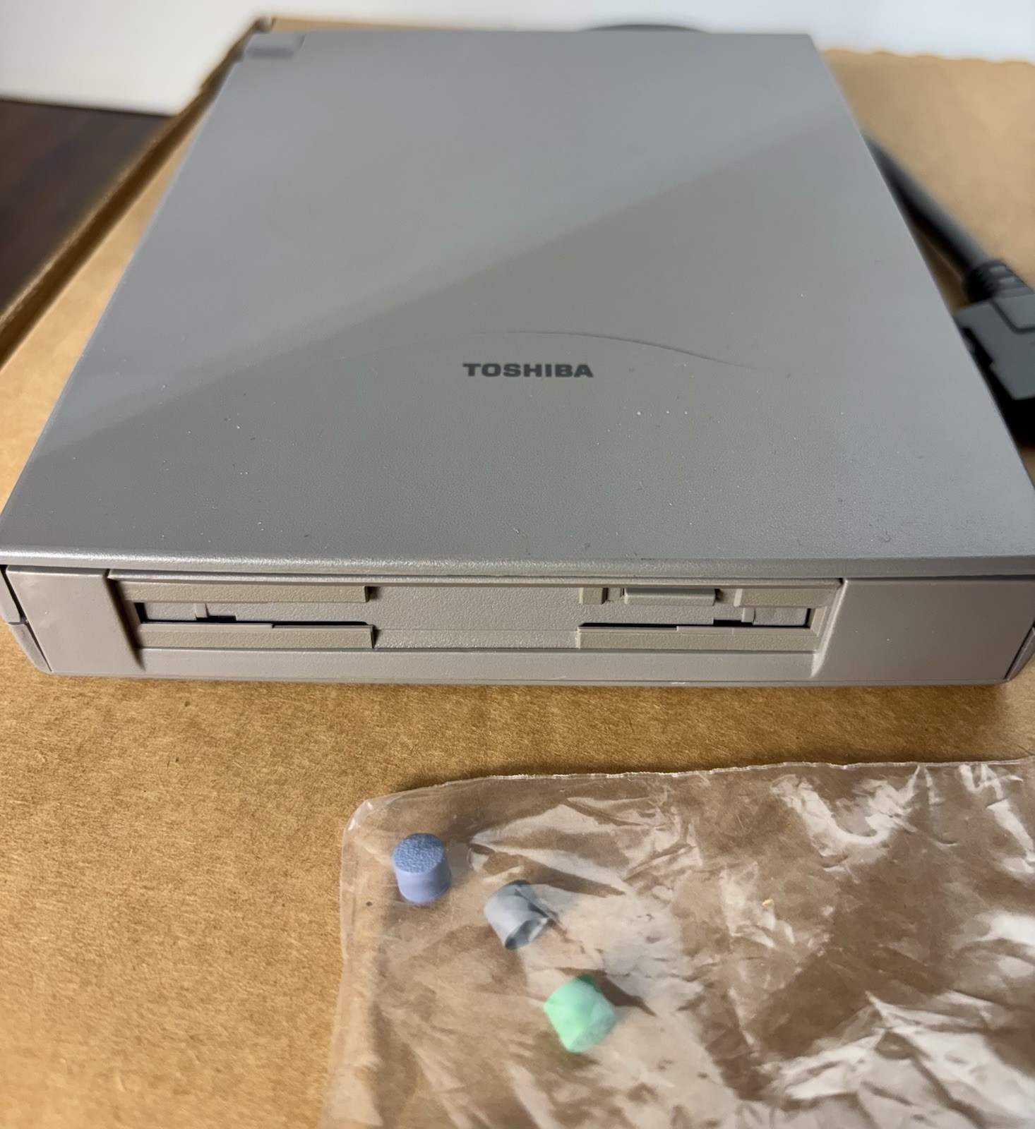 Vintage Toshiba Satellite Pro 430CDT Pentium 120MHz/1.26GB Processor TESTED/READ