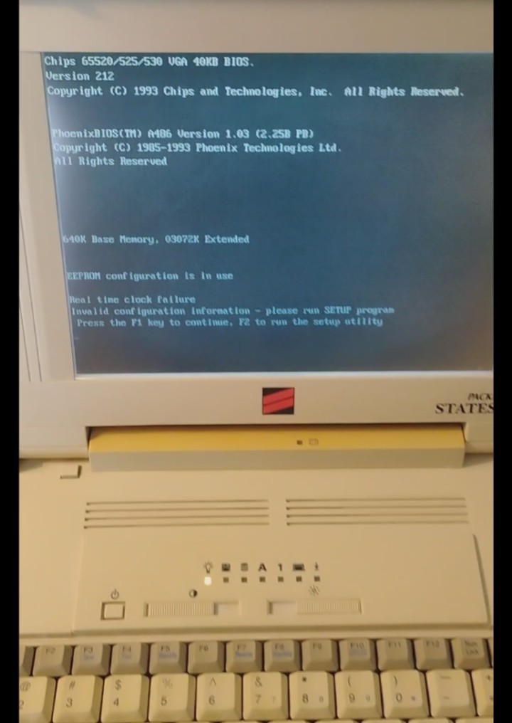 Packard Bell Statesman Plus 810414 Laptop Cyrix Cx486SLC2 50 MHz MS-DOS 6.x