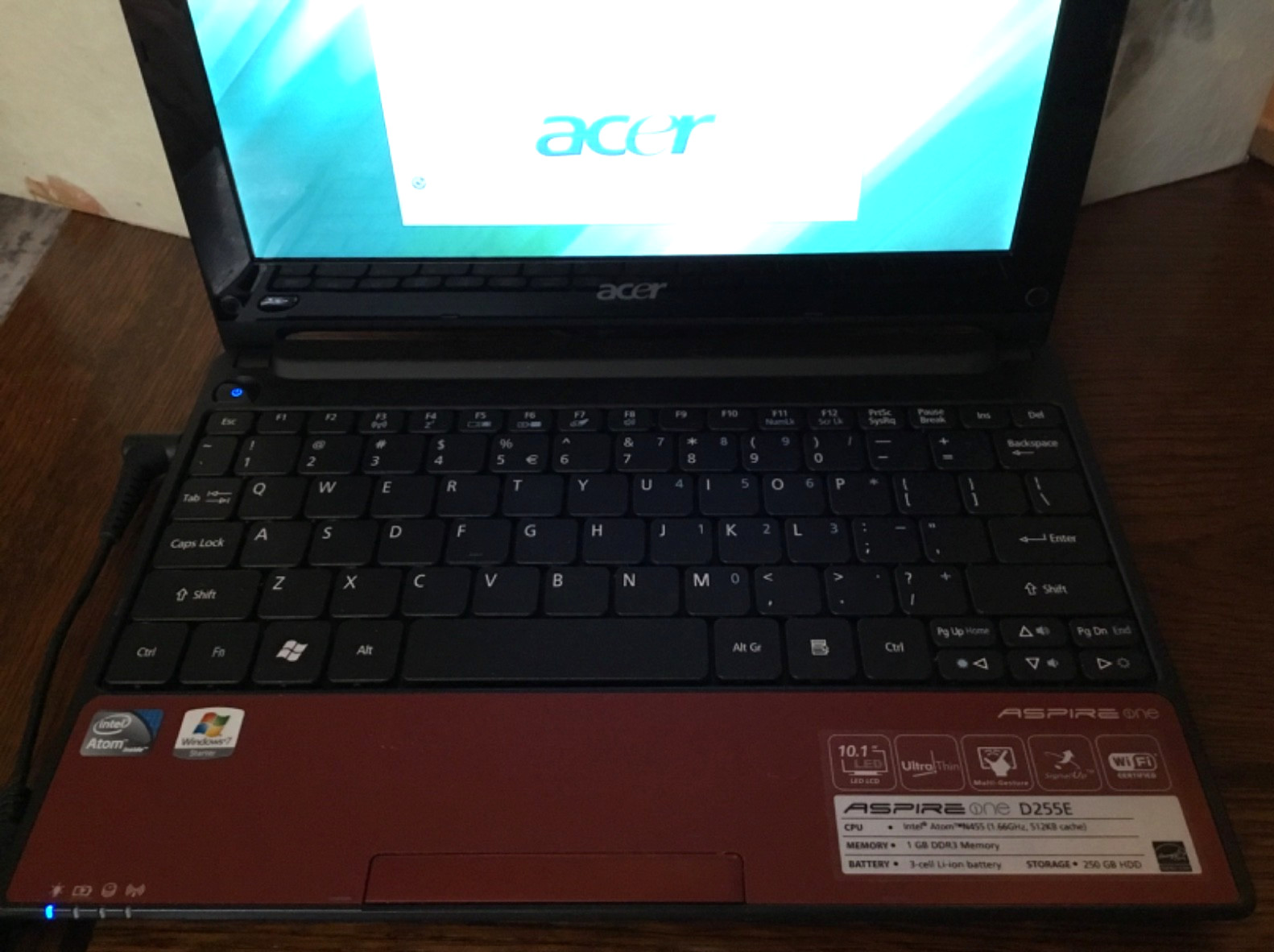 Acer Aspire One D255E Intel Atom N455 1.66GHz, 512KB Cache Windows 7 Bag Charger