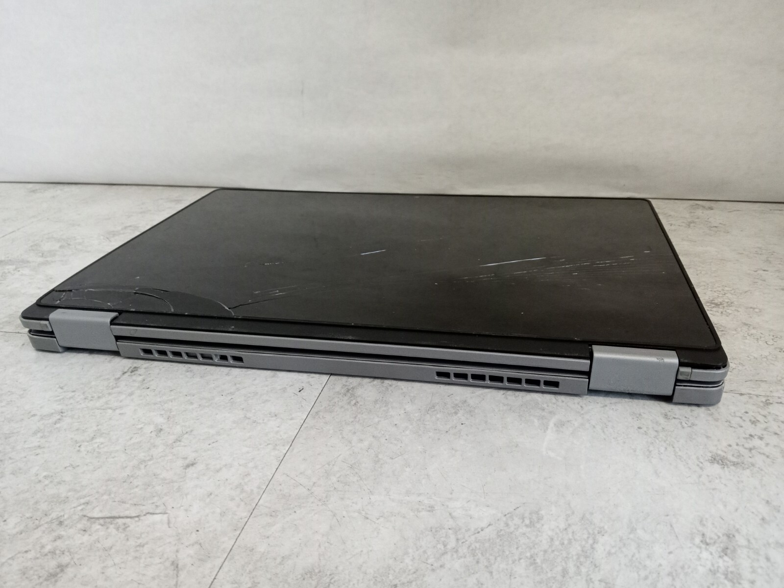 Dell Latitude 3310 13.3″ FHD 2in1 – Pentium 5405U – READ – CRACKED GLASS -RR