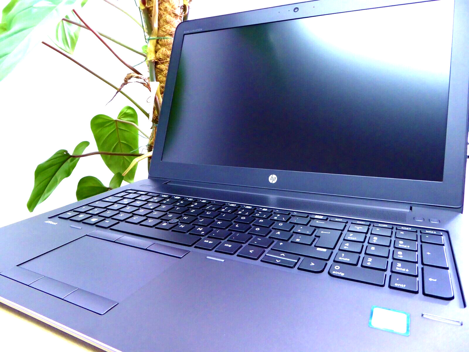 HP ZBOOK 15 G4, RUSSIA+ ENGLISH: i7-QUAD 32GB AMD WX4150 RUSSIAN US ENGLISH