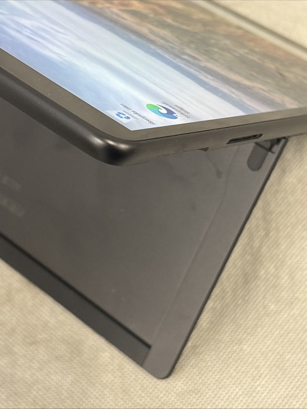 Microsoft Surface Pro 8 13″ (256GB, Intel i7 11th Gen., 16GB) Graphite