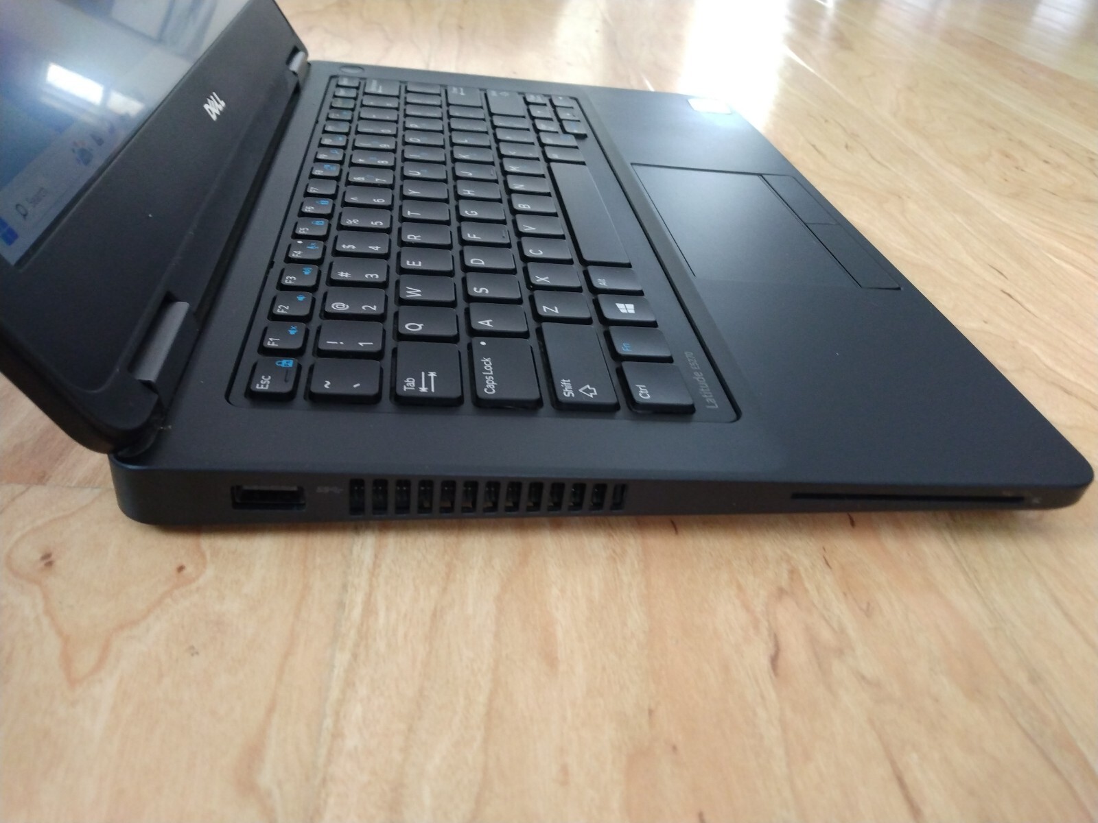 Used Dell Latitude E5270 Core i5 Wndows 11 512gb SSD Drive 16gb RAM laptop