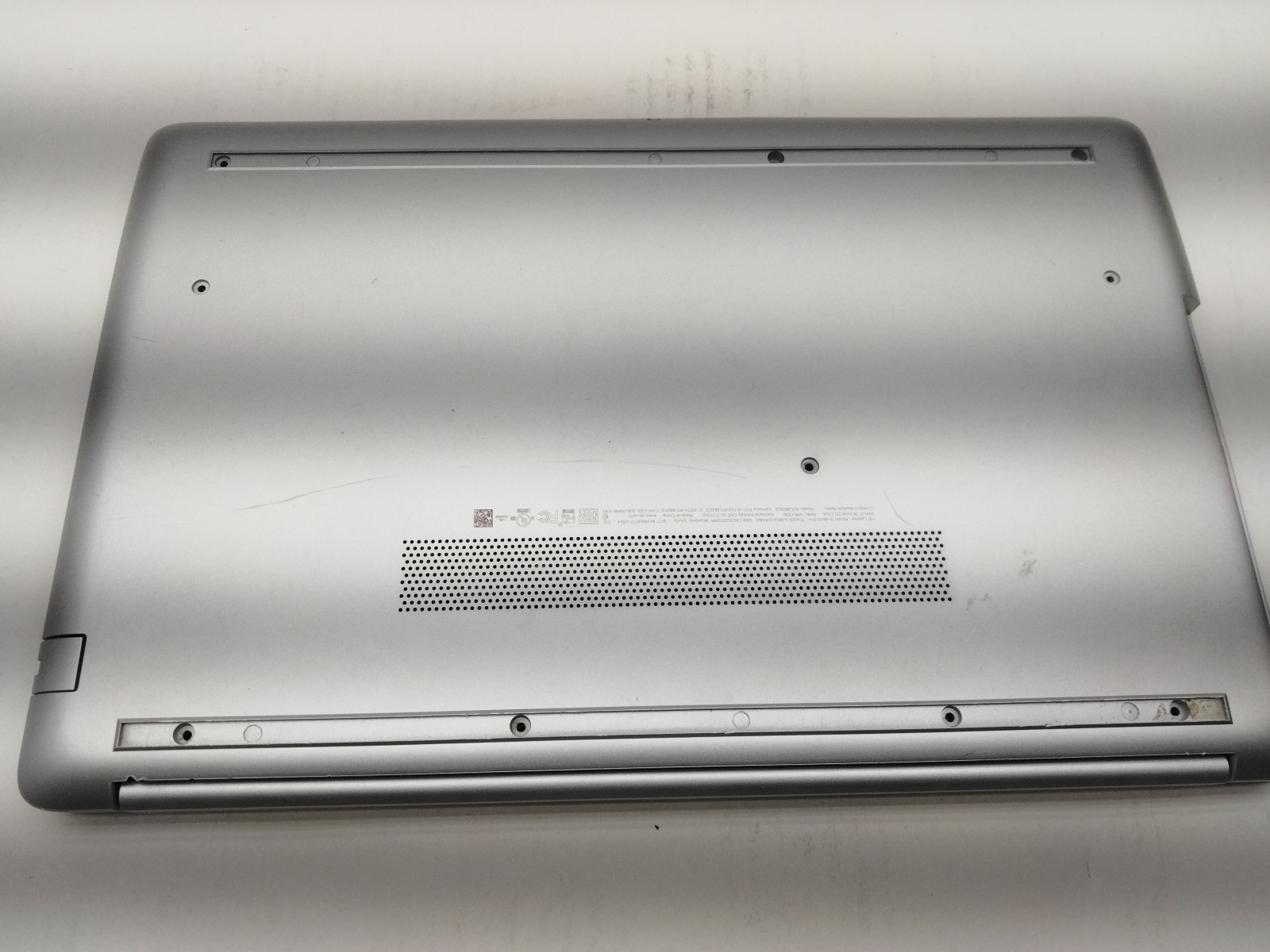 HP Pavilion 15-db0031nr 15.6″ AMD A9-9425 4GB 330GB Hd