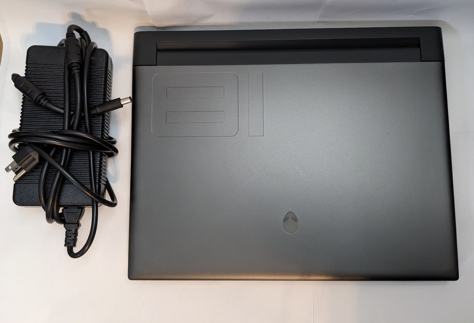 Dell Alienware M18 R1 QHD+ 165Hz i9-13980HX 32GB 4TB SSD NVIDIA RTX 4090 16GB