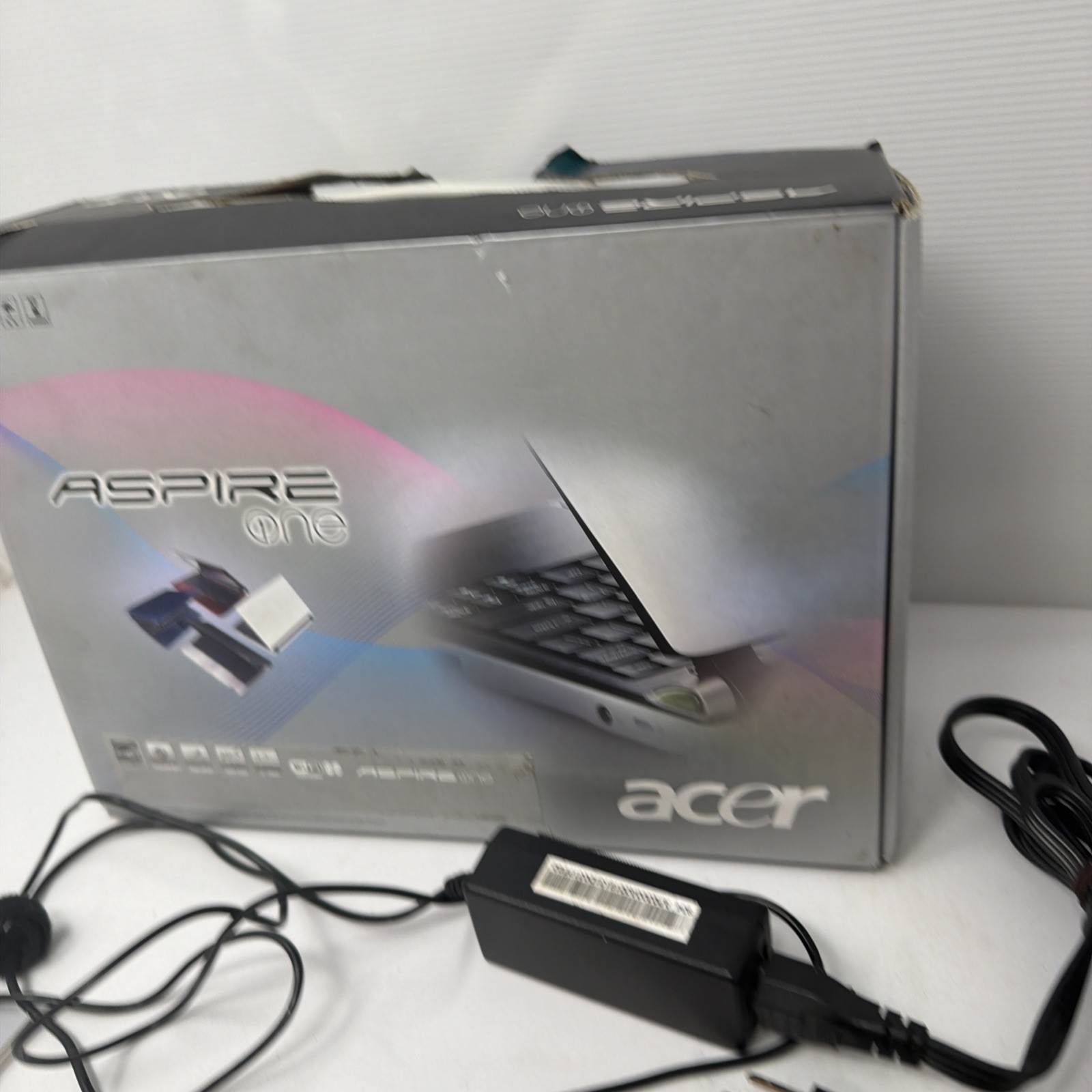 Acer Aspire One D250-1151 Laptop Intel Atom N270 1GB RAM, 160GB HDD