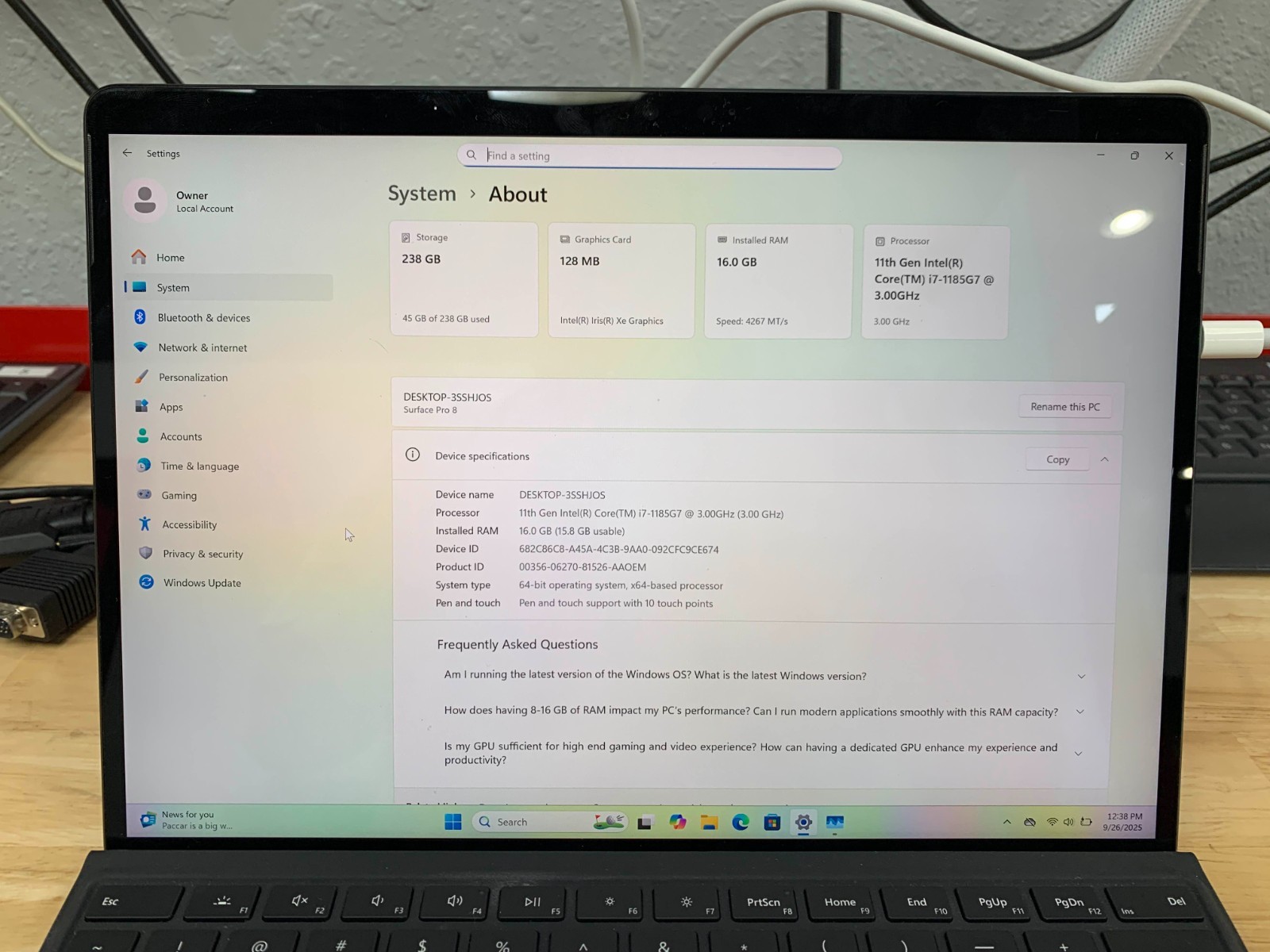 Microsoft Surface Pro 8 / 1983 i7-1185G7 16GB RAM 256GB SSD CHARGING PORT DEFECT