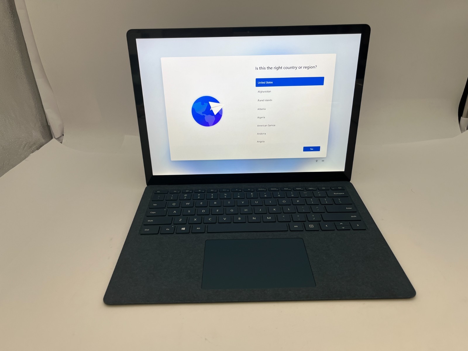 Microsoft Surface Laptop 3 13.5” Intel Core i5-1035G7 16GB RAM 256GB NVME-A