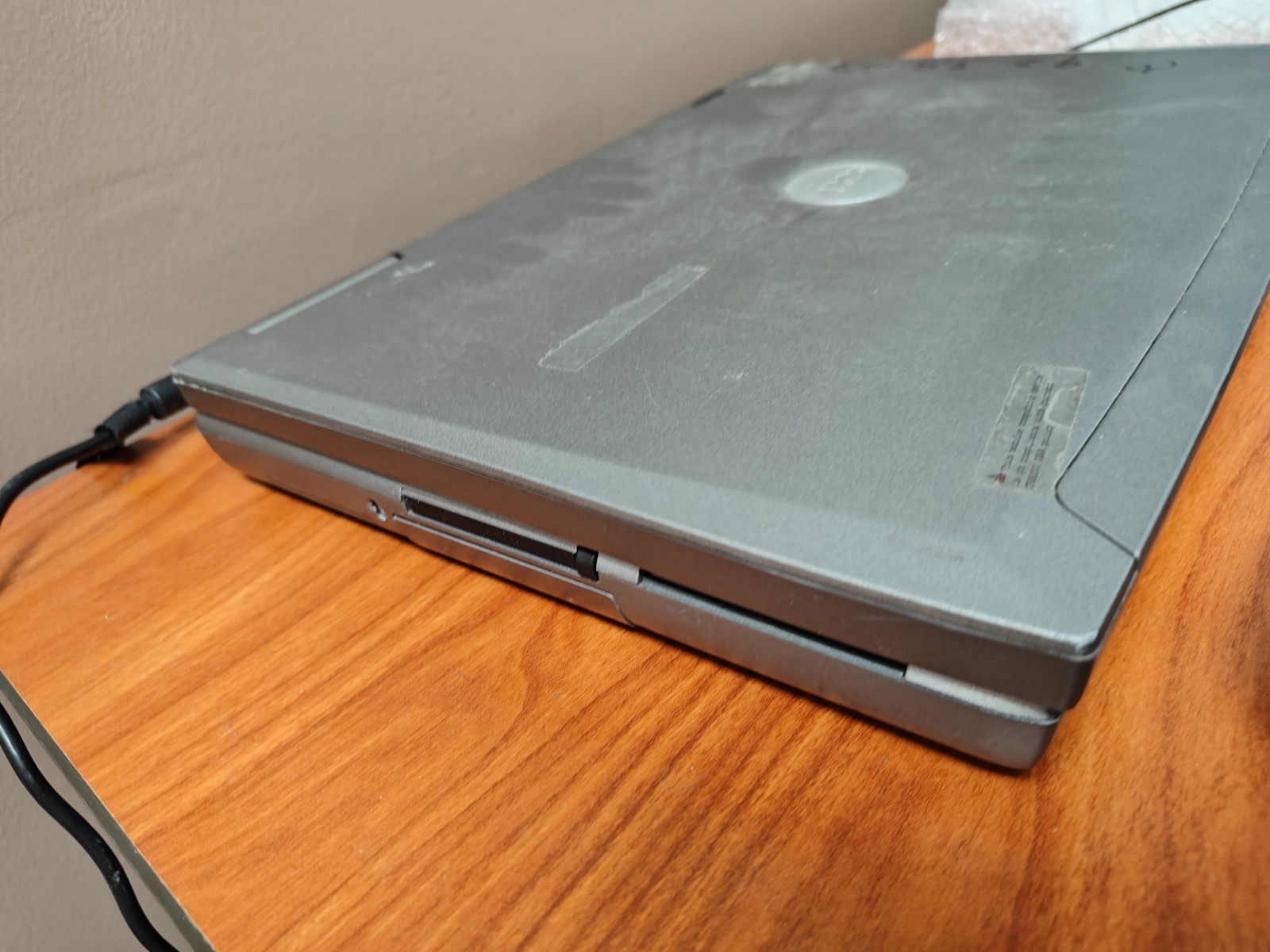 Dell Latitude D810 15.4in 1920×1200 screen AMD X600 Graphic card