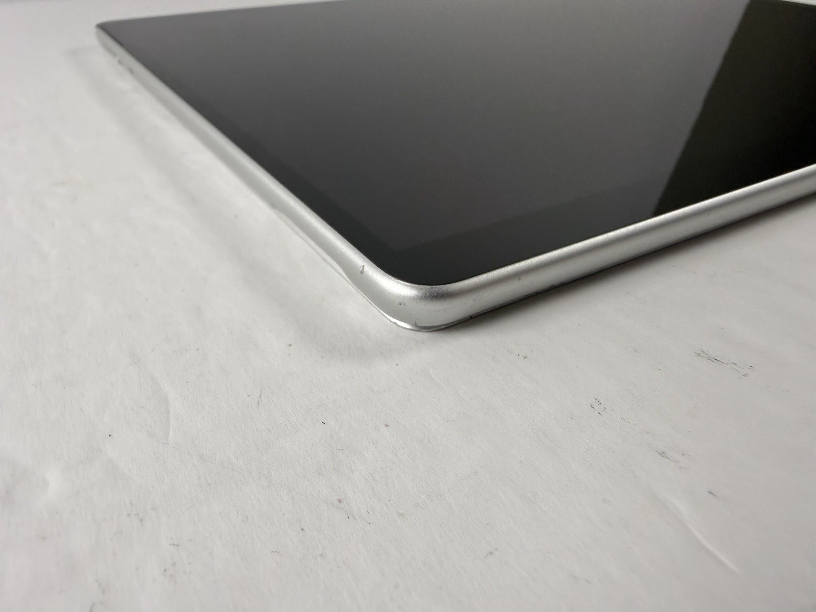 Microsoft Surface Pro 8 (1982) i5-1145G7 – 16GB RAM – 256GB 120Hz – Win 11 Pro