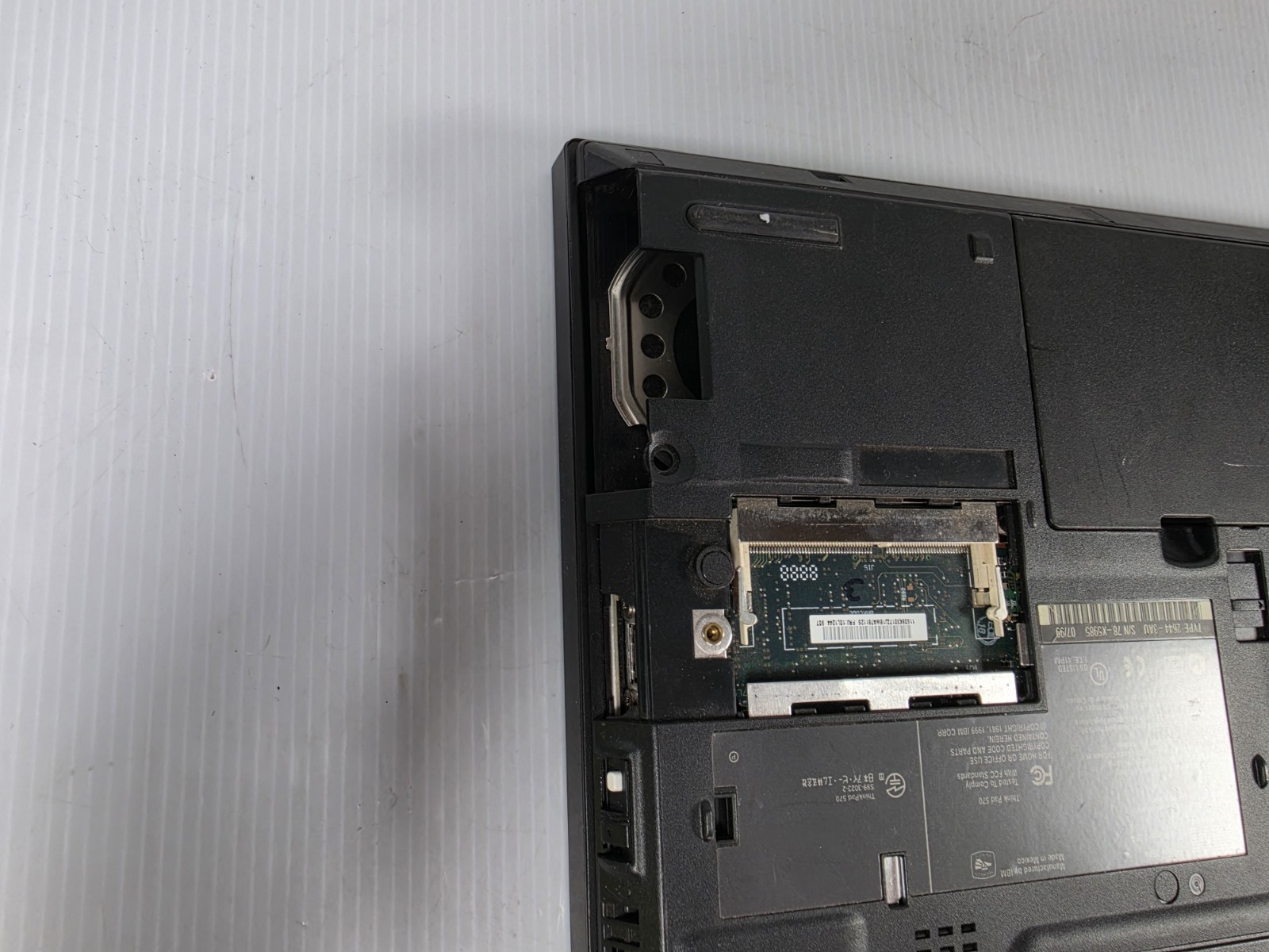 VINTAGE IBM ThinkPad 570 Type 2644 13″ Laptop Intel Pentium READ