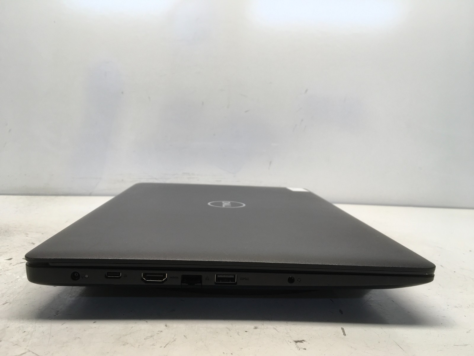Dell Latitude 3590 Intel i3-7130U 2.7GHz 4 GB NO HDD No Batt