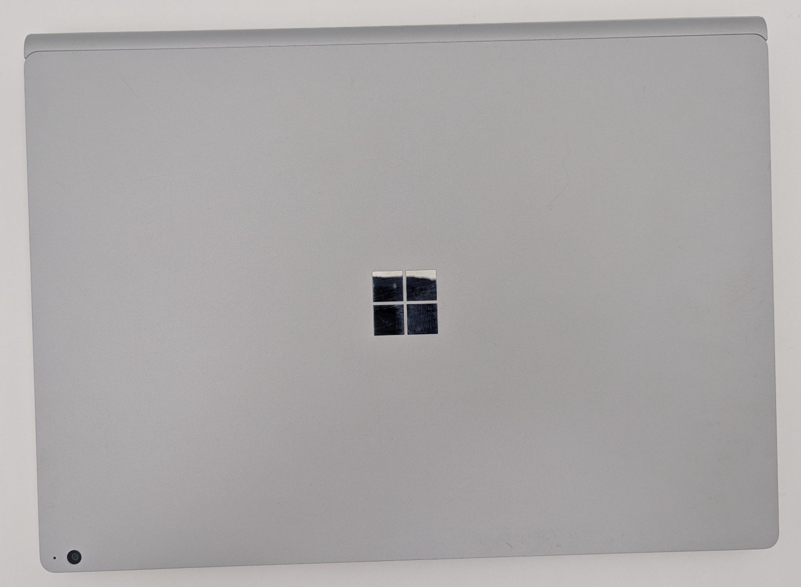 Incomplete Microsoft Surface Book 2 15″ i7-8650U 1.90GHz 16GB 256GB NVMe NVIDIA