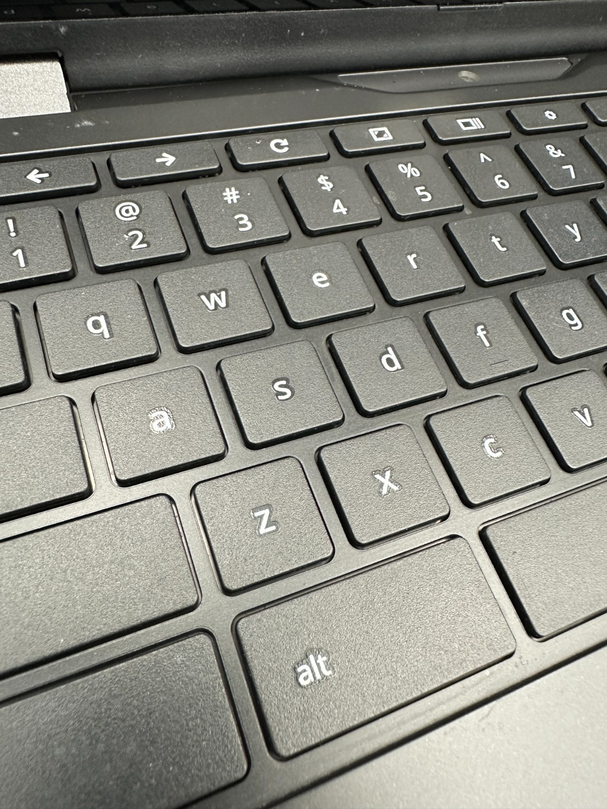 Acer Chromebook Spin 511 R752TN-C3DD (Model NX.ATPAA.001) Scratch and Dent