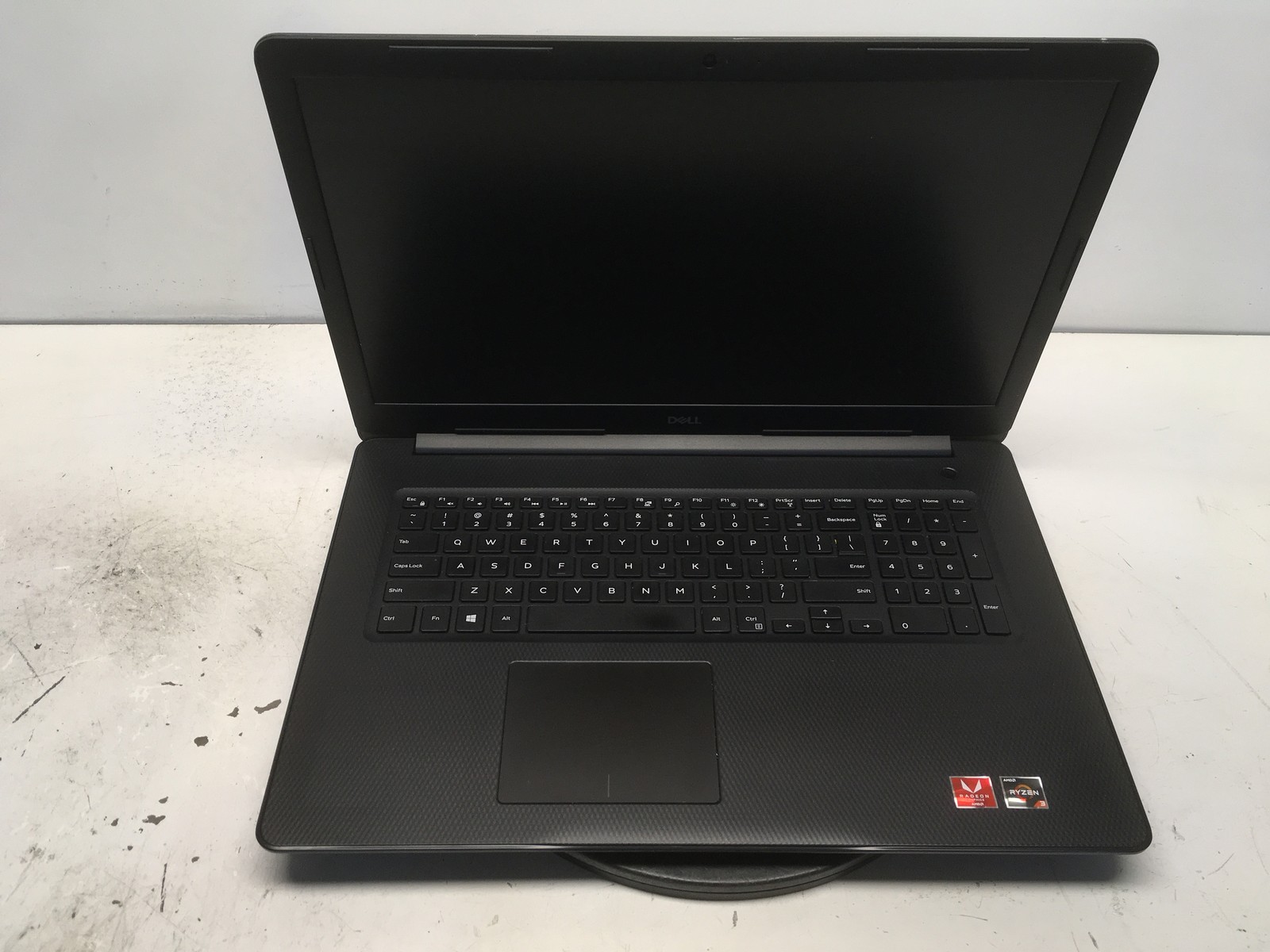 Dell Inspiron 3785 AMD Ryzen 3 2200U 2500MHz 8 GB NO HDD No Batt