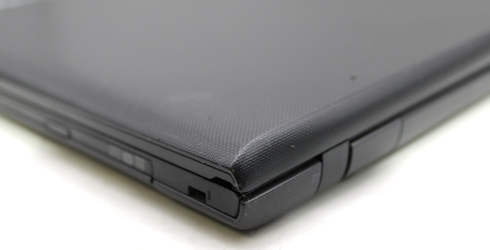 Lenovo G70 i5-5200U@2.2GHz 8GB DDR3 240GB SATA SSD NO OS *USED/TESTED*