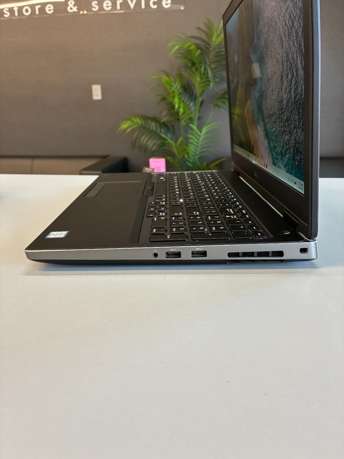 Dell Precision 7530: 15.6″ (4k) / i7-8850H / RAM 32Gb / Quadro P2000 / SSD 1Tb