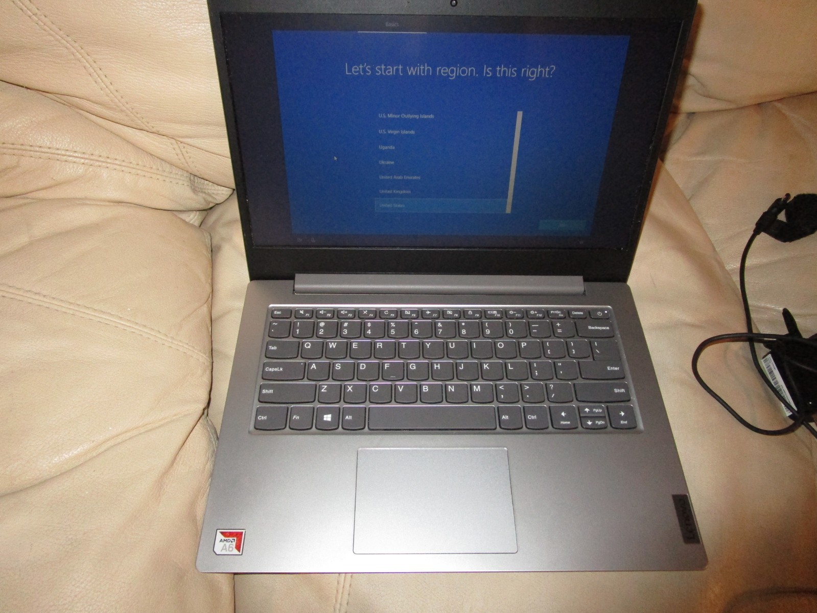 Lenovo IdeaPad 1 14″ (64 GB eMMC, AMD A6 A6-9220e, 1.60 GHz, 4GB) Laptop -…