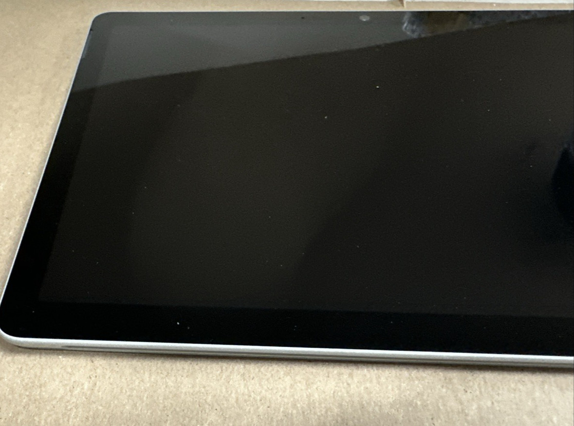 Microsoft Surface Go 2 1926 10.5″ Pentium Gold 4425Y 1.7GHz 4GB RAM 64GB eMMC