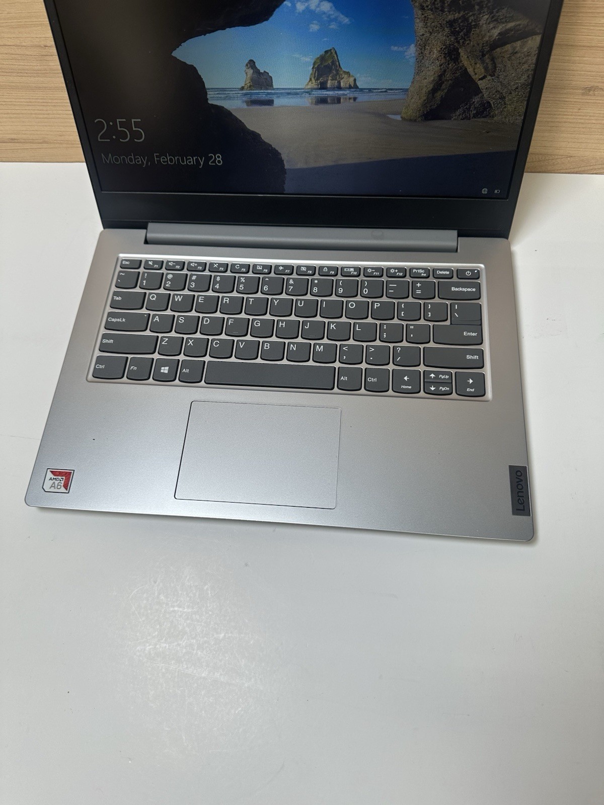 Lenovo IdeaPad Slim 1-14AST-05 14″ A6-9220e RADEON R4 4GB RAM 64GB SSD(UNTESTED)