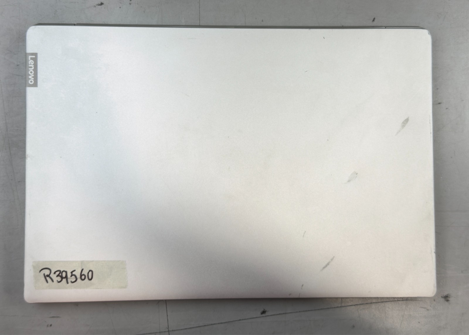 Lenovo Ideapad 330S-15ARR Ryzen 5 2500U / 8GB RAM / NO SSD -RL6011