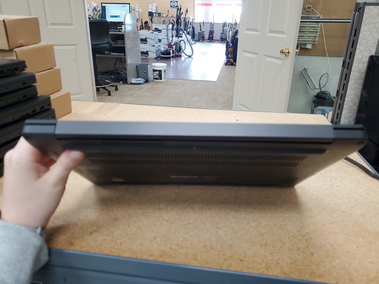 Dell Latitude 7480 14” i5-6300U 2.4GH 8GB DDR4 256GB SSD Win 11 042926-1