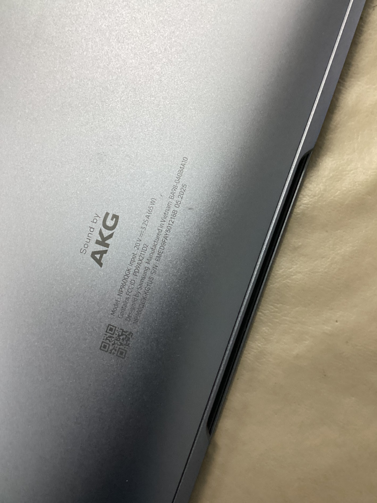 SAMSUNG Galaxy Book4 Pro 360,16″ 3K AMOLED Touchscreen,Intel Ultra 7 155H,used