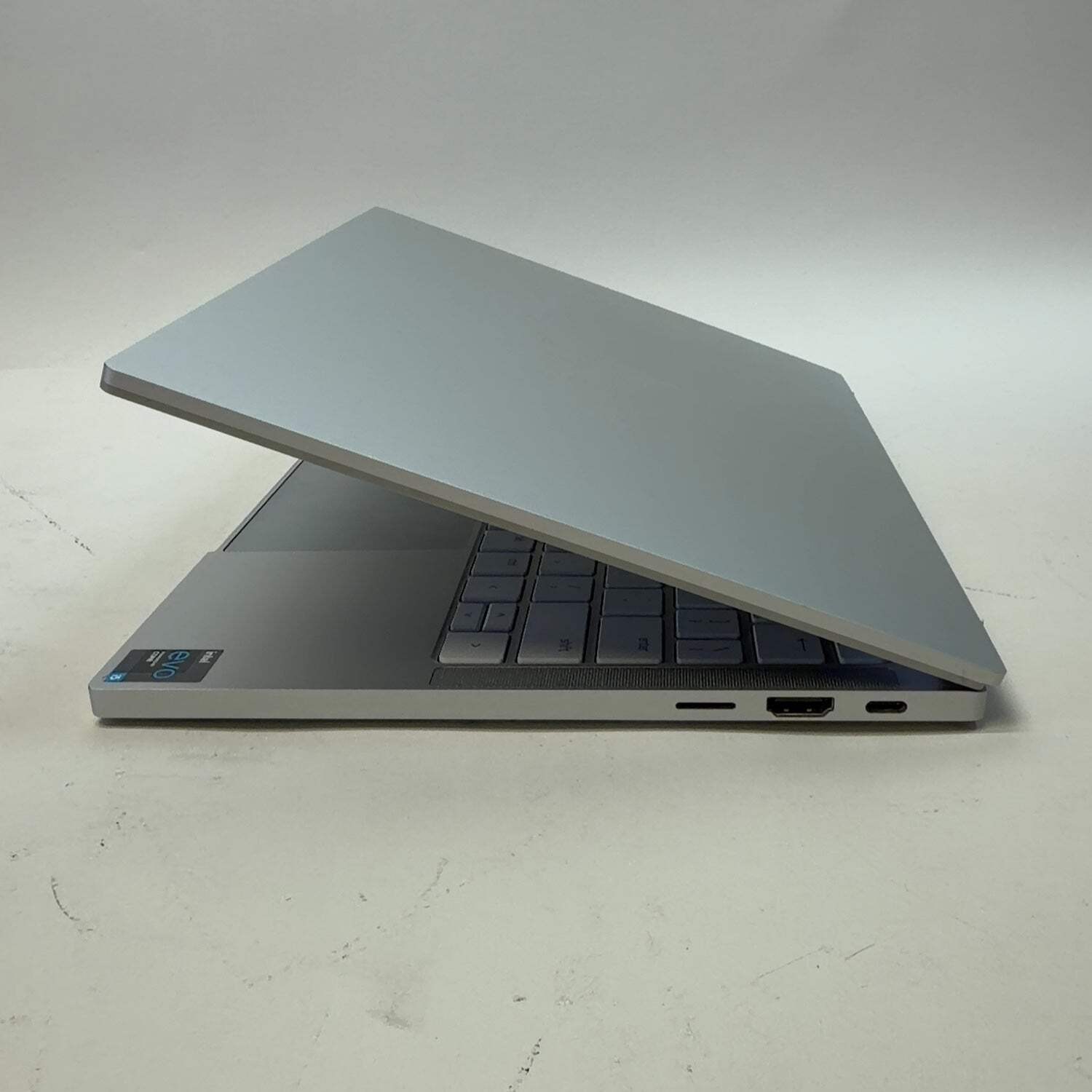 Razer Book 13 RZ09-0357 13.4″ i5-1135G7 2.4GHz 8GB RAM 256GB SSD Intel Arc A370M