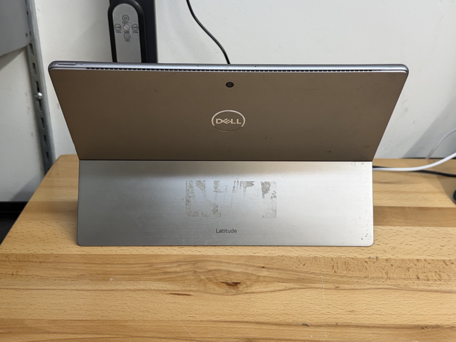 Dell Latitude 7320 Detachable 13″ Detachable 2-in-1 No KB for PARTS REPAIR