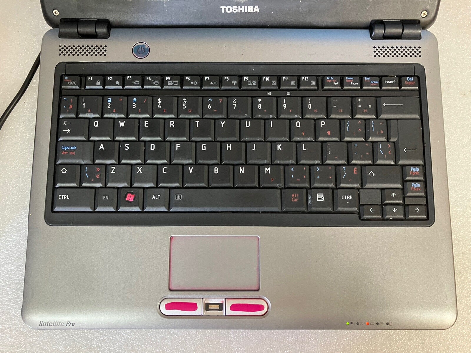 Toshiba Satellite Pro U400 13.3″ Laptop C2D T5870 3GB RAM, 300GB Windows XP SP3